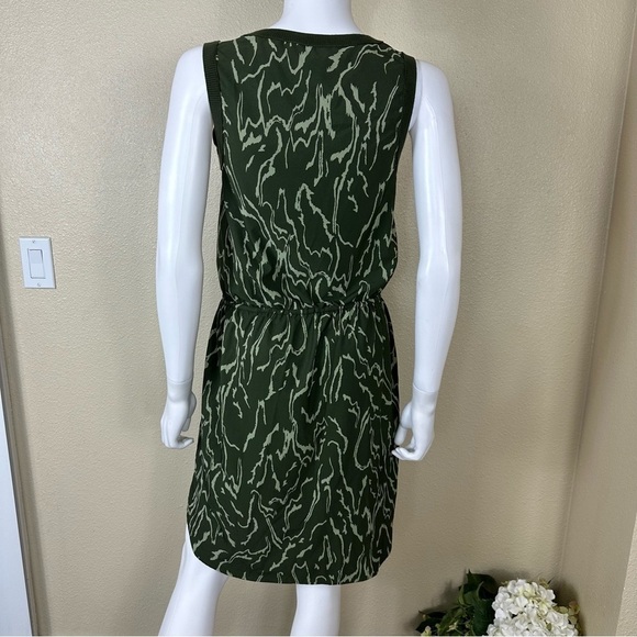 Athleta Sz XS Olive Geometric Rincon Printed Mini Dress - Picture 7 of 15